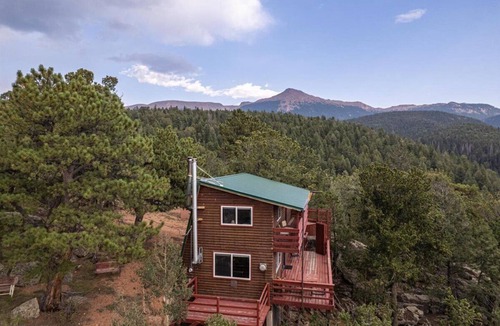 Rainbow Valley Cabin | Secluded Rustic Mountain Cabin!