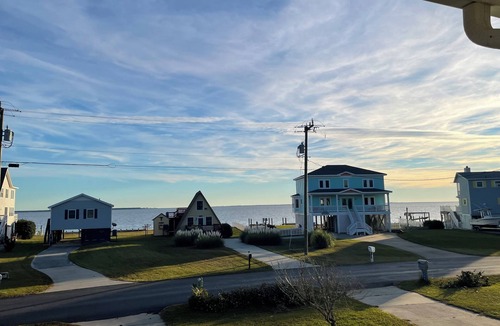 Colington Harbour House | "Semi-soundfront beach cottage with beautiful water views and pool access!