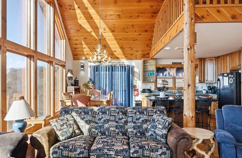 Mountain Base House | Serene Mountaintop Cabin w/Views near Snowshoe!