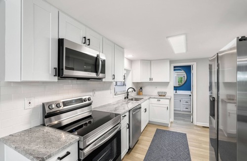 Point Lookout House | Serene semi-private beach - Perfect Summer Getaway - "Bliss on the Bay"