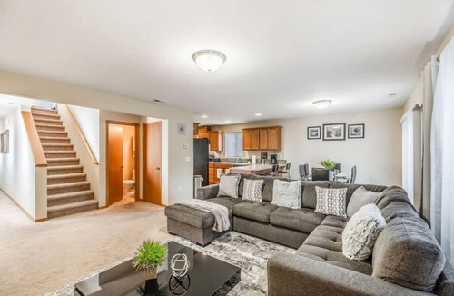 Holly Cottage | Serenity in Prime Everett Craftsman Near Boeing!