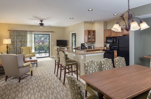 Sevierville Condo | Sevierville | Pool & Mountains | 3BR Condo Sleeps 10
