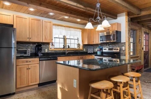 Davis House | SG18- Private, Log Home! Hot Tub! Dolly Sods Access! Pets ok!