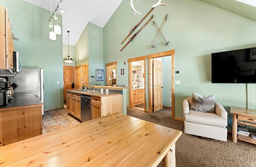 Mountain House Condo | Short Walk to Lifts/Base Area from this Condo, Mountain Views from Balcony
