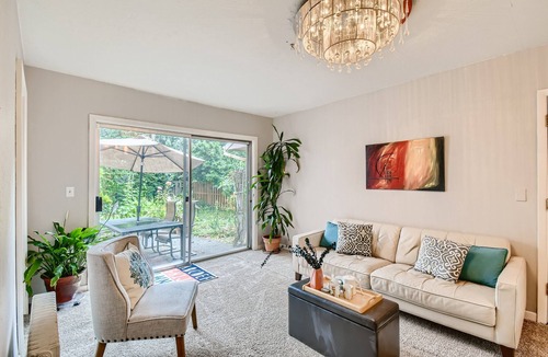 North Gresham House | Single level,4 bedrooms 6 beds, Mt Hood swimming pool Edgefield, Columbia George