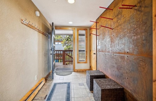 Four O'Clock Condo | Ski-In Breckenridge Condo with Hot Tub & Mountain Views at 4 O'Clock Lodge A16.