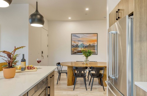 Bend House | Sleeps 20 | 4 Units, Hot Tub, Deck, Near Downtown+Old Bend | Aerie by AvantStay