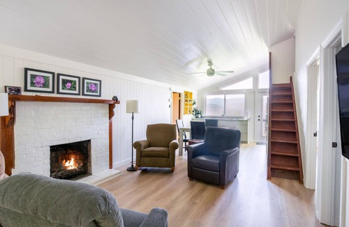 Brevard Cottage | Sleepy Bear Cottage-Amazing Views-Secluded Bliss