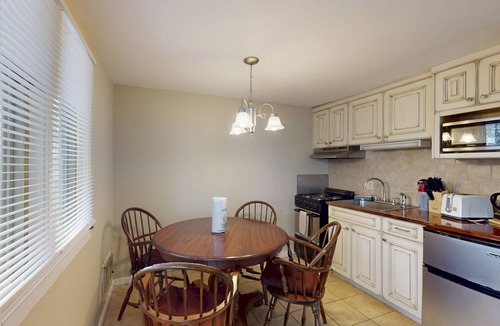 Sugar Mountain Condo | Slopeside condo w/kitchenette - within walking distance to Sugar Mountain Lodge