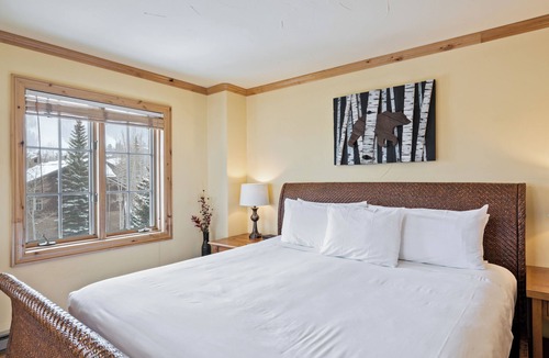 Beaver Creek Hotel | Slopeside Luxury, Pool, Hot Tubs, Conceirge | LB400