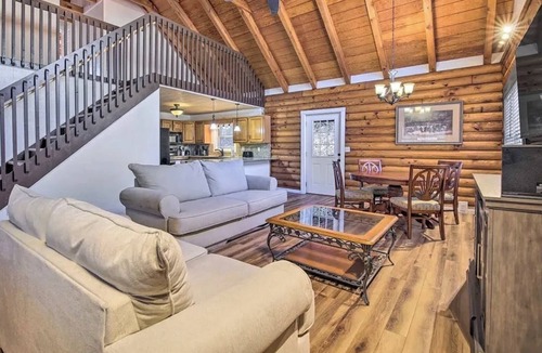 Gatlinburg Cabin | Smokey Mountain Hideaway