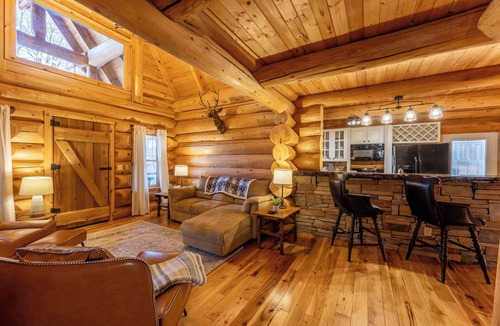 Slatyfork Farm Cabin | Snowshoe Log Cabin - Hot Tub with Mountain Views - 4+ Private Acres