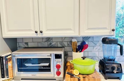 Los Angeles House | SoFi Adjacent Classic Spanish Retreat Near LAX. FIFA World Cup Stay