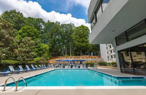 Executive Park Hotel | Sonesta Charlotte Lower South End