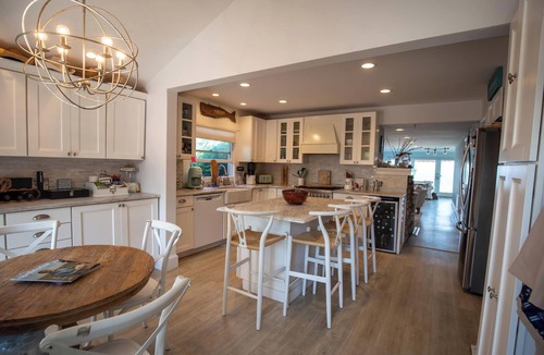 Wading River House | Soundfront Beach House w Hot Tub, Gym & Sauna