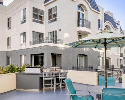 Del Rey Apartment | Spacious 2B 2B Apartment in Marina Del Rey with Pool