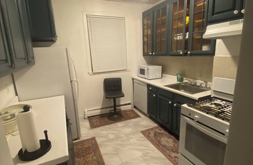 North Bergen House | Spacious 3-bedroom house in peaceful North Bergen with AC