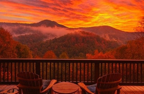 Slaty Fork House | Spacious 4B w/private Loft Minutes from Snowshoe