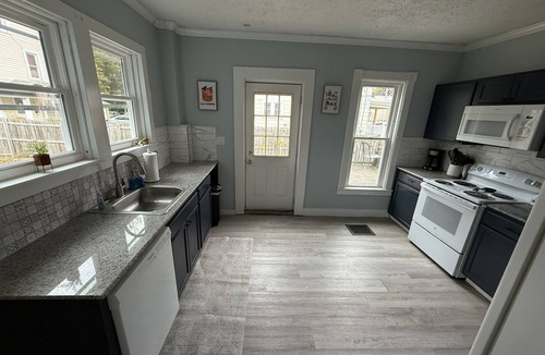 Cortland House | Spacious 5-bedroom 2 bath Home Conveniently Located and newly renovated!
