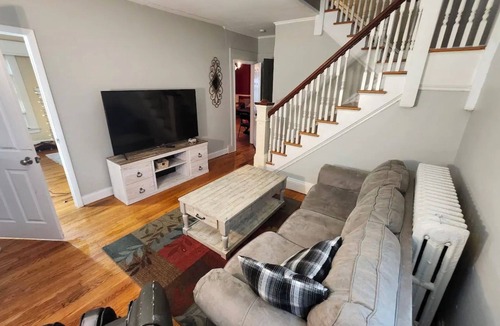 Eastside House | Spacious 5-bedroom all King and Queen beds. SU/Westcott center