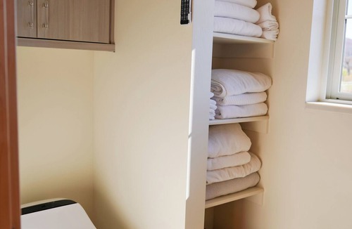 Kamas Cabin | Spacious 5 queen beds in an elegant bunkhouse lodge in beautiful Kamas Utah