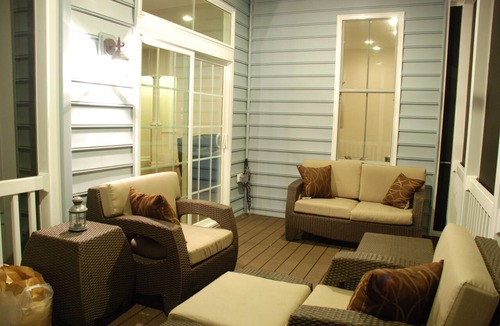 The Glade House | Spacious 5BR House, 2 pools & pickle ball, bike to beach, linen provided