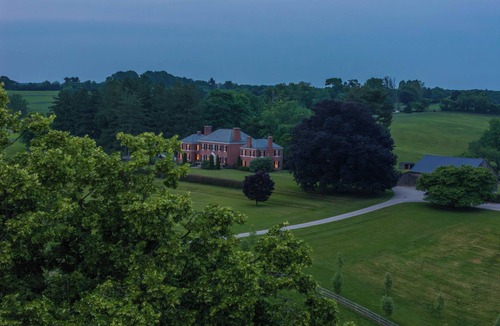 Long Green House | Spacious 7-bedroom house in tranquil Fallston with fitness room, AC