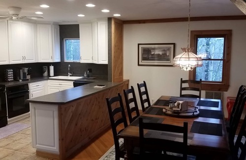 Beech Mountain House | Spacious, fully stocked house, close to skiing, fantastic long range view