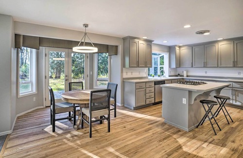 Seattle Hill-Silver Firs Cottage | Spacious Group Getaway in Snohomish!