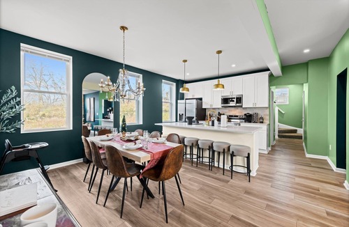 Cincinnati House | Spacious home group/family stay- hot tub, game room, fire pit -10 min to center