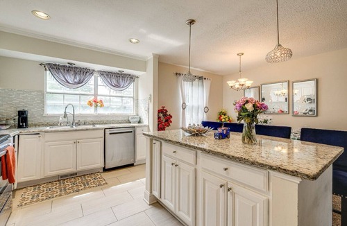 Oxon Hill-Glassmanor House | Spacious Luxury 5BR Retreat Easy Access to DC, MD&VA pet friendly