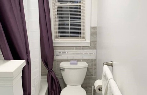Downtown Baltimore House | Spacious, Modern, Three Bedroom Townhome with Private Backyard