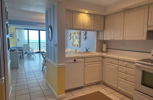 Sussex County Condo | Spacious Sea Colony ocean front condo, 3 bedrooms,2 bunk rooms 3 full baths