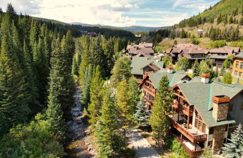 Copper Mountain Village House | Spacious Town Home, Short Walk to Lifts, Private Hot Tub - 144C