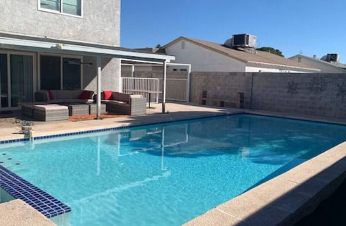 Chinatown Villa | Spacious Villa with Private Pool close to Strip