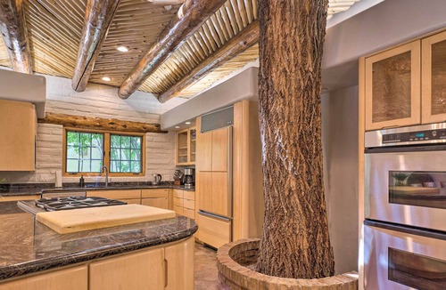 Broadmoor Cabin | Spanish-Style Home & Casita < 1 Mile to Broadmoor!