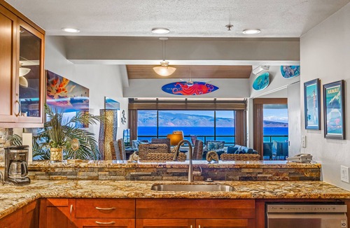 Kahana House | Spectacular Oceanfront Penthouse, New $200,000 Remodel, AC 2700 Sq Ft, sleeps 10