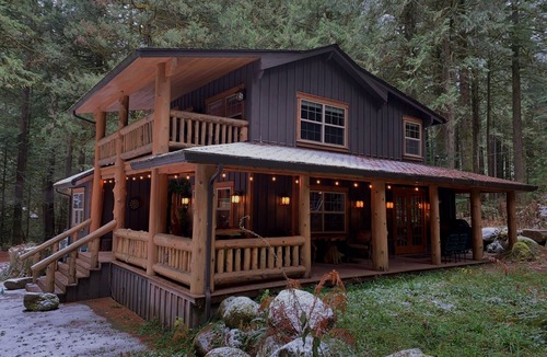 Rhododendron Cabin | Spring/Summer availability! On 2 creeks, wood burning fireplc, log gazebo.