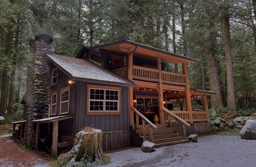 Rhododendron Cabin | Spring/Summer availability! On 2 creeks, wood burning fireplc, log gazebo.
