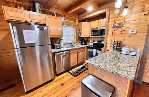 Chalet Village Cabin | Stairway to Heaven Secluded Cabin, 3 King Suites, Firepit, Hot Tub, Arcade