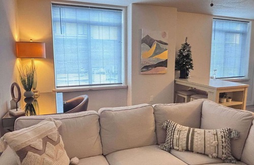 Downtown Vancouver Apartment | #StayInMyDistrict Downtown Loft2