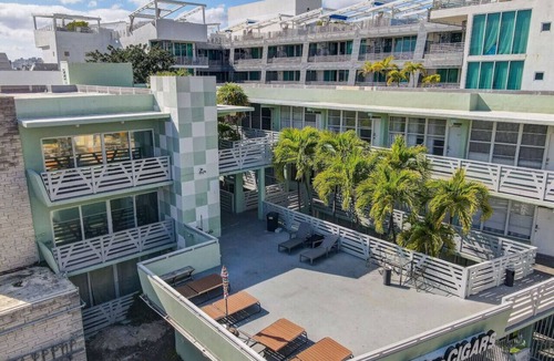 South Beach Condo | Steps 2 Beach, Prime Ocean Dr Condo w/2 Queen Beds