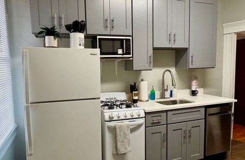 Charles Village Apartment | Steps to JHU & Union Memorial Hospital-Cozy and Modern 2BR Baltimore Apartment