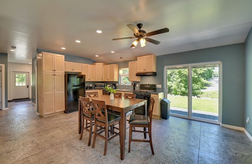 Clifton Park House | Steps to Mohawk River! 22 Mi to Saratoga Ractrack!