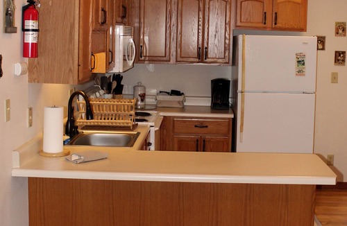 Makanda Cabin | Stones Throw from Giant City Park, Wineries, Hiking, Biking, Hunting and more.
