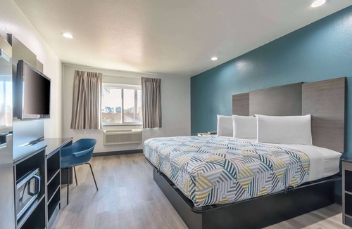 Eastside Hotel | Studio 6 Suites Perris, CA