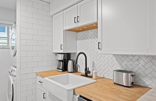 Pittsburgh Apartment | Stylish and Modern 2Bedroom Apt in Millvale, Lawrenceville