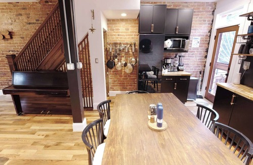 Park View House | Stylish DC Hidden Retreat Near Metro + Sleeps 8