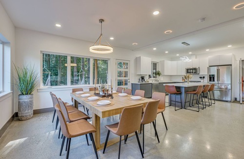 Everett House | Stylish Everett Home w/Green Belt!
