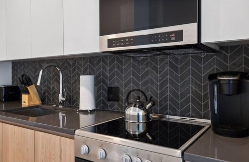 Buzzard Point Hotel | Stylish Studio w/Kitchen & Laundry | Perfect for Long Stays at the Heart of DC